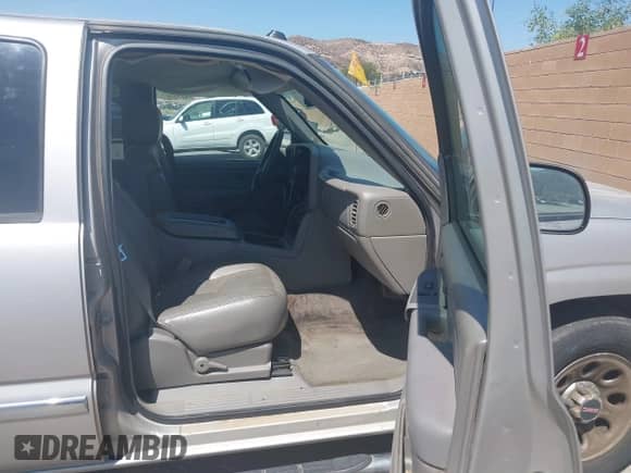 2005 GMC Sierra 1500 SLE с VIN 2GTEC13T151331707, выставлен на аукционе IAAI как лот 42966141 с пробегом 253 090 миль миль и . История ставок и продаж доступна на DreamBid. Изображение 5.