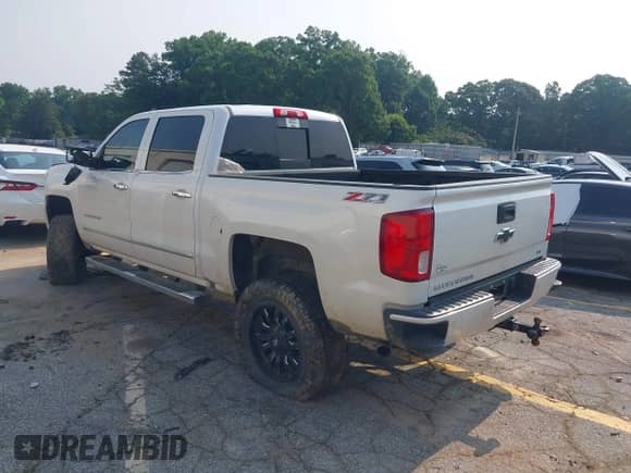 2017 Chevrolet Silverado 1500 LTZ z VIN 3GCUKSEC7HG489756, wystawiony jako IAAI lot #42365780 z przebiegiem 94 422 mil mil oraz . Historia ofert i sprzedaży dostępna na DreamBid. Obrazek 3.