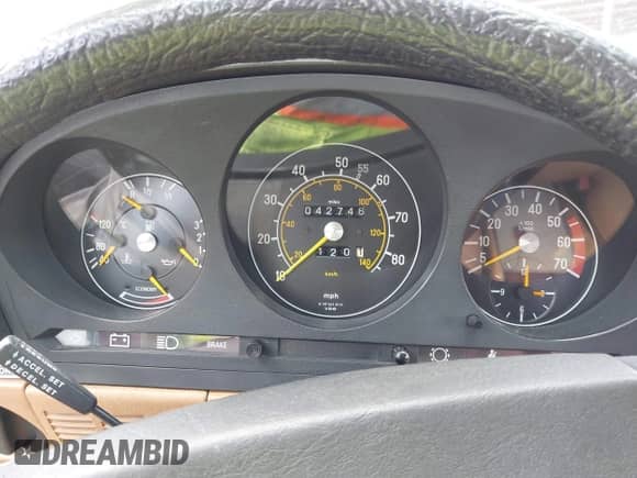 1982 Mercedes-Benz 380 SL with VIN WDBBA45A1CB015578, listed as a IAAI auction lot 42062020 with 42,746 mi miles and . Bid and sale history available at DreamBid. Image 7.