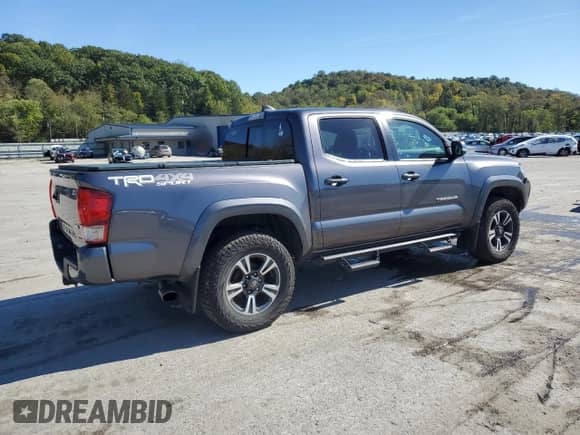 2017 Toyota Tacoma SR5 with VIN 5TFCZ5AN0HX067369, listed as a Copart auction lot 86234915 with 250,421 mi miles and Salvage title. Bid and sale history available at DreamBid. Image 3.