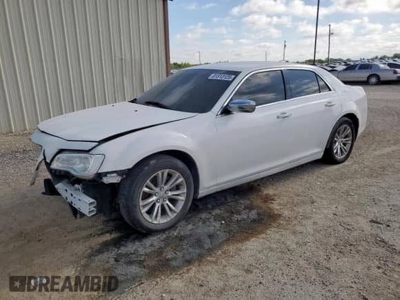 2017 Chrysler 300 Limited with VIN 2C3CCAAG4HH662214, listed as a Copart auction lot 81513125 with 156,834 mi miles and Clean title. Bid and sale history available at DreamBid. Image 1.
