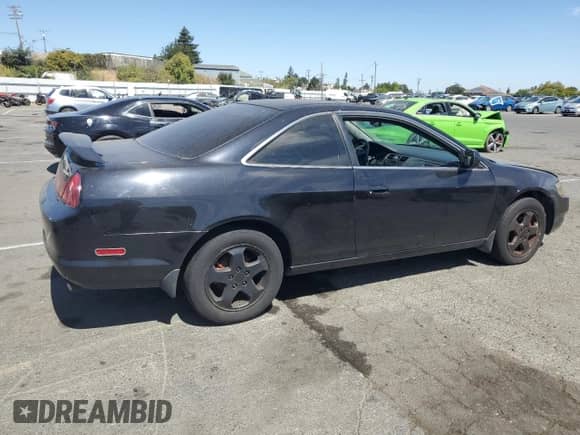 2000 Honda Accord EX with VIN 1HGCG2251YA008385, listed as a Copart auction lot 69882435 with 275,241 mi miles and Salvage title. Bid and sale history available at DreamBid. Image 3.