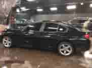 2013 BMW 3 Series 328i xDrive z VIN WBA3B3G53DNR80324, wystawiony jako IAAI lot #41490385 z przebiegiem 177 026 mil mil oraz . Historia ofert i sprzedaży dostępna na DreamBid. Obrazek 14.