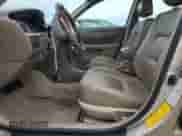 2001 Toyota Camry LE z VIN JT2BF28K410309733, wystawiony jako Copart lot #80418625 z przebiegiem 67 221 mil mil oraz Czysty tytuł • Clean title. Historia ofert i sprzedaży dostępna na DreamBid. Obrazek 7.