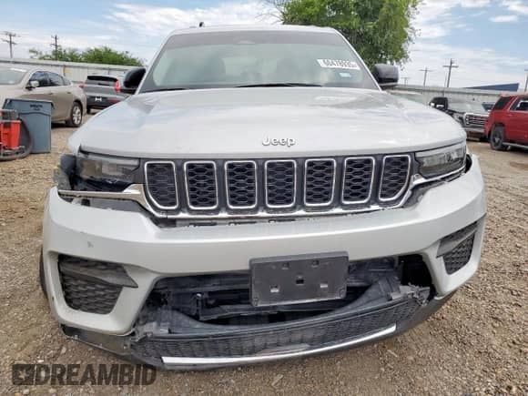 2023 Jeep Grand Cherokee Altitude with VIN 1C4RJGAG0P8911109, listed as a Copart auction lot 60478935 with 31,145 mi miles and Salvage title. Bid and sale history available at DreamBid. Image 5.