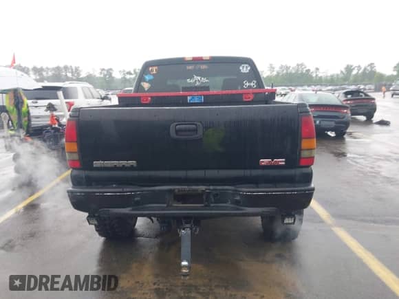 2007 GMC Sierra 1500 SLE1 with VIN 2GTEC13Z771108482, listed as a IAAI auction lot 42102302 with 251,361 mi miles and . Bid and sale history available at DreamBid. Image 16.