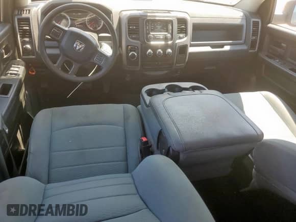 2018 Ram 1500 Tradesman z VIN 1C6RR6FG8JS325545, wystawiony jako Copart lot #80033225 z przebiegiem 117 495 mil mil oraz Szkoda całkowita • Salvage title. Historia ofert i sprzedaży dostępna na DreamBid. Obrazek 8.