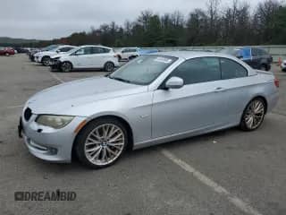 2011 BMW 3 Series 335i с VIN WBADX7C56BE579835, выставлен на аукционе Copart как лот 64542805 с пробегом 120 034 миль миль и Чистый • Clean title. История ставок и продаж доступна на DreamBid. Изображение 1.