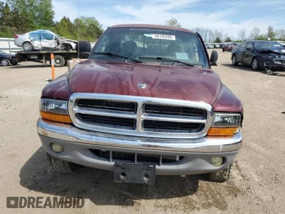 2000 Dodge Dakota Sport with VIN 1B7GG22N5YS713362, listed as a Copart auction lot 56135295 with 139,108 mi miles and Salvage title. Bid and sale history available at DreamBid. Image 5.