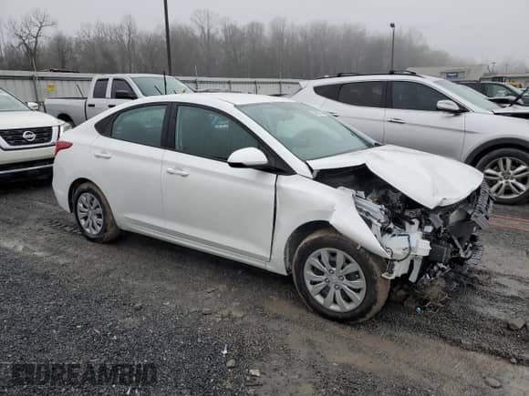 2022 Hyundai Accent SEL z VIN 3KPC24A61NE183764, wystawiony jako Copart lot #36652783 z przebiegiem 1 179 mil mil oraz . Historia ofert i sprzedaży dostępna na DreamBid. Obrazek 4.