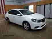 2019 Nissan Sentra S z VIN 3N1AB7AP4KY425137, wystawiony jako Copart lot #62181955 z przebiegiem 52 576 mil mil oraz Szkoda całkowita • Salvage title. Historia ofert i sprzedaży dostępna na DreamBid. Obrazek 4.