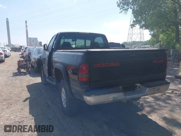 1998 Dodge 1500 z VIN 1B7HF16Z0WS701907, wystawiony jako IAAI lot #42252786 z przebiegiem 193 945 mil mil oraz . Historia ofert i sprzedaży dostępna na DreamBid. Obrazek 3.