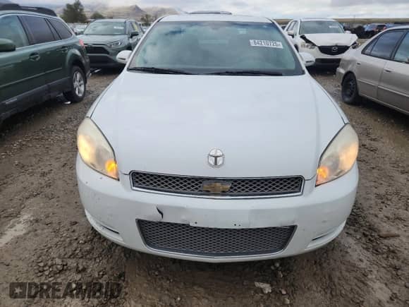 2014 Chevrolet Impala LT z VIN 2G1WB5E30E1137450, wystawiony jako Copart lot #84210725 z przebiegiem 223 428 mil mil oraz Szkoda całkowita • Salvage title. Historia ofert i sprzedaży dostępna na DreamBid. Obrazek 5.