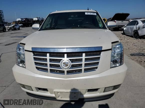 2011 Cadillac Escalade ESV Premium with VIN 1GYS3JEF2BR333246, listed as a Copart auction lot 47197395 with 177,400 mi miles and Clean title. Bid and sale history available at DreamBid. Image 5.