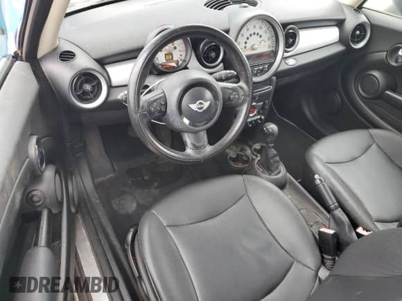 2012 MINI Hardtop с VIN WMWSU3C58CT255114, выставлен на аукционе Copart как лот 82761795 с пробегом 147 495 миль миль и Чистый • Clean title. История ставок и продаж доступна на DreamBid. Изображение 8.