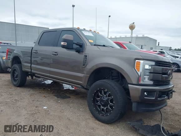 2018 Ford F-250 XL with VIN 1FT7W2BT9JEC77105, listed as a IAAI auction lot 42187476 with 211,051 mi miles and . Bid and sale history available at DreamBid. Image 1.