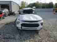 2025 Chevrolet TrailBlazer LT z VIN KL79MPSL8SB057532, wystawiony jako Copart lot #61575415 z przebiegiem Nie podano mil oraz Nie do naprawy • Non repairable. Historia ofert i sprzedaży dostępna na DreamBid. Obrazek 14.