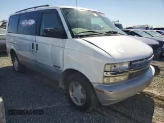 2000 Chevrolet Astro z VIN 1GNDM19W1YB198386, wystawiony jako Copart lot #85946805 z przebiegiem 146 872 mil mil oraz Czysty tytuł • Clean title. Historia ofert i sprzedaży dostępna na DreamBid. Obrazek 4.