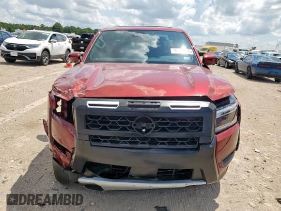 2025 Nissan Frontier Pro-X с VIN 1N6ED1EJXSN637854, выставлен на аукционе Copart как лот 68173205 с пробегом 2 410 миль миль и Списание • Salvage title. История ставок и продаж доступна на DreamBid. Изображение 5.