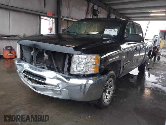 2013 Chevrolet Silverado 1500 LS z VIN 3GCPCREA6DG172384, wystawiony jako IAAI lot #41864124 z przebiegiem 249 337 mil mil oraz . Historia ofert i sprzedaży dostępna na DreamBid. Obrazek 2.