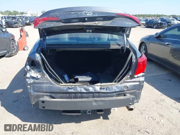 2019 Toyota Corolla XLE z VIN 2T1BURHEXKC196913, wystawiony jako IAAI lot #43315989 z przebiegiem 82 791 mil mil oraz . Historia ofert i sprzedaży dostępna na DreamBid. Obrazek 17.