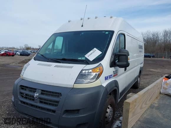2017 Ram ProMaster Cargo z VIN 3C6URVJG1HE534084, wystawiony jako IAAI lot #41609459 z przebiegiem Nie podano mil oraz . Historia ofert i sprzedaży dostępna na DreamBid. Obrazek 17.