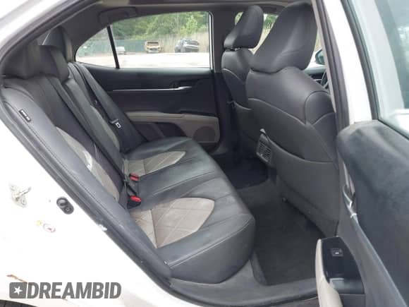 2019 Toyota Camry SE z VIN 4T1B11HK5KU720581, wystawiony jako IAAI lot #42300818 z przebiegiem 136 779 mil mil oraz . Historia ofert i sprzedaży dostępna na DreamBid. Obrazek 8.