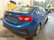 2017 Chevrolet Cruze Premier z VIN 1G1BF5SM3H7118351, wystawiony jako IAAI lot #43378142 z przebiegiem 64 471 mil mil oraz . Historia ofert i sprzedaży dostępna na DreamBid. Obrazek 4.