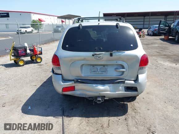 2005 Hyundai Santa Fe GLS с VIN KM8SC13E95U861640, выставлен на аукционе IAAI как лот 42248903 с пробегом 234 732 миль миль и . История ставок и продаж доступна на DreamBid. Изображение 17.