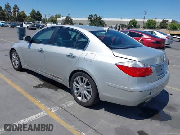 2011 Hyundai Genesis с VIN KMHGC4DF3BU138523, выставлен на аукционе IAAI как лот 42848131 с пробегом 109 674 миль миль и . История ставок и продаж доступна на DreamBid. Изображение 3.