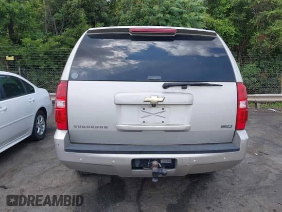 2009 Chevrolet Suburban 2LT с VIN 1GNFK26349R156267, выставлен на аукционе IAAI как лот 42486917 с пробегом 269 891 миль миль и . История ставок и продаж доступна на DreamBid. Изображение 16.