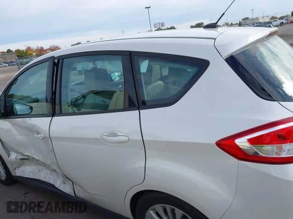 2017 Ford C-Max SE с VIN 1FADP5EU7HL103695, выставлен на аукционе IAAI как лот 43548752 с пробегом 73 743 миль миль и . История ставок и продаж доступна на DreamBid. Изображение 14.