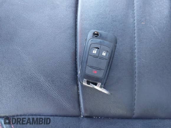 2013 Chevrolet Sonic RS z VIN 1G1JH6SB9D4176972, wystawiony jako IAAI lot #42191316 z przebiegiem 85 102 mil mil oraz . Historia ofert i sprzedaży dostępna na DreamBid. Obrazek 11.