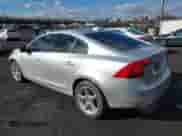 2015 Volvo S60 с VIN YV126MFA6F1311511, выставлен на аукционе IAAI как лот 41696723 с пробегом 136 780 миль миль и . История ставок и продаж доступна на DreamBid. Изображение 3.