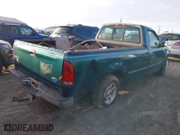 1997 Ford F-150 с VIN 1FTDF17W8VLB18061, выставлен на аукционе IAAI как лот 41861271 с пробегом 267 709 миль миль и . История ставок и продаж доступна на DreamBid. Изображение 4.