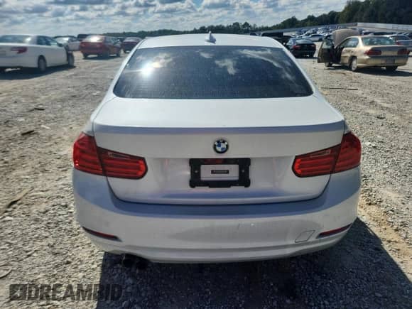 2013 BMW 3 Series 328i xDrive с VIN WBA3B5C59DF590937, выставлен на аукционе Copart как лот 86144035 с пробегом 100 173 миль миль и Чистый • Clean title. История ставок и продаж доступна на DreamBid. Изображение 6.