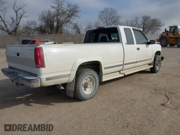 1996 Chevrolet Silverado 2500 с VIN 1GCGK29RXTE133362, выставлен на аукционе IAAI как лот 41470667 с пробегом 147 512 миль миль и . История ставок и продаж доступна на DreamBid. Изображение 4.