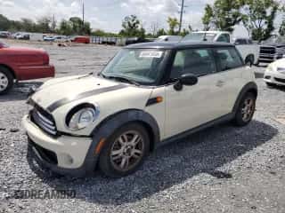 2013 MINI Hardtop with VIN WMWSU3C59DT686532, listed as a Copart auction lot 60481655 with 78,711 mi miles and Salvage title. Bid and sale history available at DreamBid. Image 1.