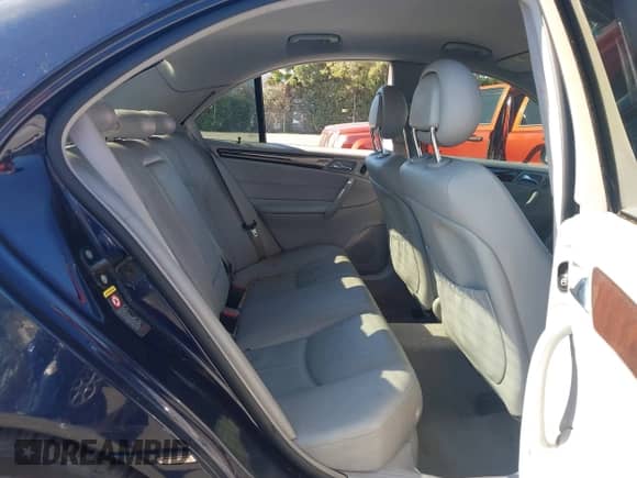 2001 Mercedes-Benz C 320 с VIN WDBRF64JX1F103614, выставлен на аукционе IAAI как лот 43508966 с пробегом 141 253 миль миль и . История ставок и продаж доступна на DreamBid. Изображение 8.