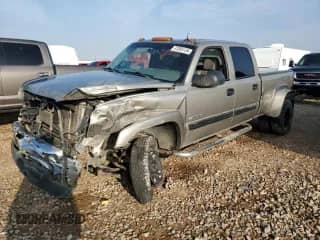 2003 Chevrolet Silverado 2500HD LT z VIN 1GCHK231X3F127918, wystawiony jako Copart lot #81855134 z przebiegiem 219 008 mil mil oraz Szkoda całkowita • Salvage title. Historia ofert i sprzedaży dostępna na DreamBid. Obrazek 1.