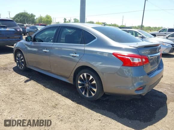 2017 Nissan Sentra SR z VIN 3N1AB7AP0HY378035, wystawiony jako IAAI lot #42017917 z przebiegiem 83 457 mil mil oraz . Historia ofert i sprzedaży dostępna na DreamBid. Obrazek 3.