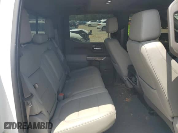 2019 Chevrolet Silverado 1500 LTZ z VIN 3GCUYGED4KG245834, wystawiony jako Copart lot #61656855 z przebiegiem 67 590 mil mil oraz Szkoda całkowita • Salvage title. Historia ofert i sprzedaży dostępna na DreamBid. Obrazek 10.