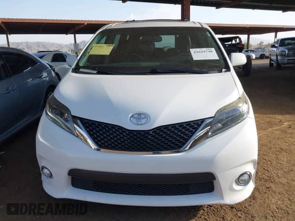 2017 Toyota Sienna SE with VIN 5TDXZ3DC3HS863233, listed as a IAAI auction lot 42629748 with 86,452 mi miles and . Bid and sale history available at DreamBid. Image 13.
