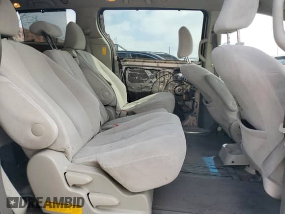 2014 Toyota Sienna LE AAS with VIN 5TDKK3DC9ES518735, listed as a Copart auction lot 84777385 with 189,946 mi miles and Salvage title. Bid and sale history available at DreamBid. Image 11.
