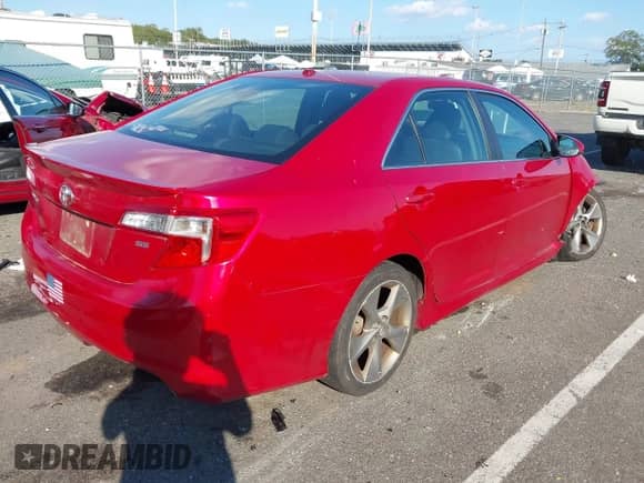 2013 Toyota Camry XLE with VIN 4T1BK1FK7DU532843, listed as a IAAI auction lot 43248847 with 206,897 mi miles and . Bid and sale history available at DreamBid. Image 4.
