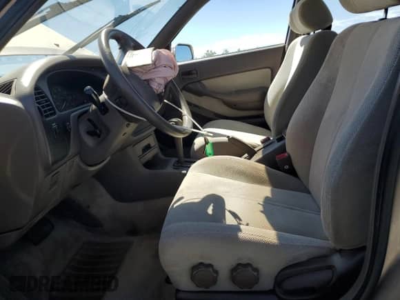 1994 Toyota Camry LE с VIN JT2SK12E5R0249871, выставлен на аукционе Copart как лот 65818455 с пробегом 149 364 миль миль и Списание • Salvage title. История ставок и продаж доступна на DreamBid. Изображение 7.