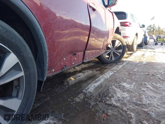 2019 Nissan Murano S with VIN 5N1AZ2MS5KN162385, listed as a IAAI auction lot 41672113 with 99,240 mi miles and . Bid and sale history available at DreamBid. Image 18.