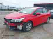 2018 Chevrolet Cruze LS z VIN 1G1BC5SMXJ7100220, wystawiony jako IAAI lot #42800342 z przebiegiem 69 739 mil mil oraz . Historia ofert i sprzedaży dostępna na DreamBid. Obrazek 2.