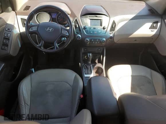 2015 Hyundai Tucson Limited z VIN KM8JUCAG2FU061868, wystawiony jako Copart lot #57719755 z przebiegiem 121 642 mil mil oraz Czysty tytuł • Clean title. Historia ofert i sprzedaży dostępna na DreamBid. Obrazek 8.