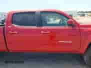 2018 Toyota Tacoma SR5 с VIN 3TMBZ5DN4JM013611, выставлен на аукционе IAAI как лот 42851616 с пробегом 78 104 миль миль и . История ставок и продаж доступна на DreamBid. Изображение 13.